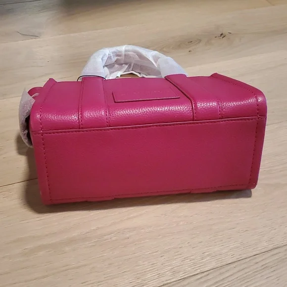 MARC JACOBS The Leather Small Hot Pink Tote Bag NWT - Picture 4 of 14